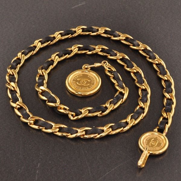   authentic Chanel CC Gold tone Chain and Black leather belt CC X18