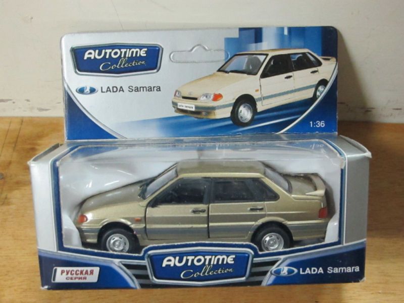 Lada Samara Saloon toy car 1/36  